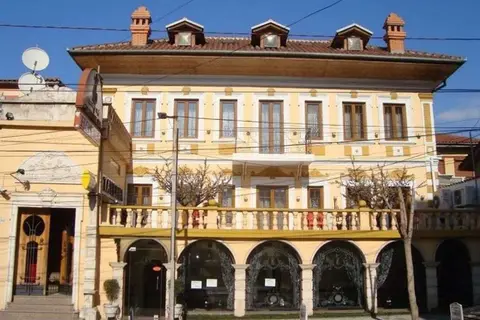 Tafaj in Tirana, foto 6