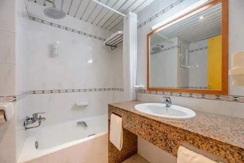 Vibra Mare Nostrum in Ibiza — foto 6