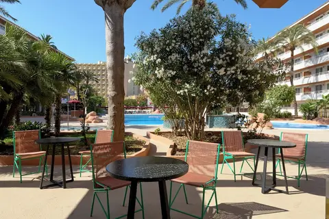 tent Calvia Beach in Magaluf — foto 19