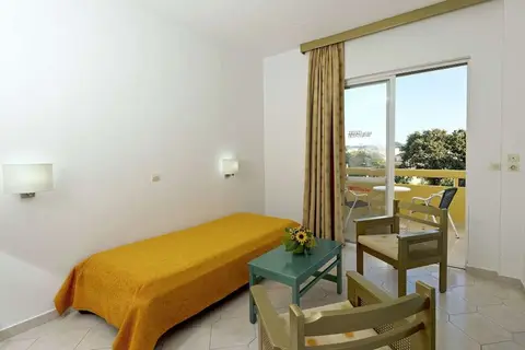 Trianta in Ιαλυσός — foto 12