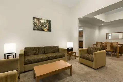 Ramada Hotel & Suites by Wyndham Ajman in إمارة عجمان — foto 10