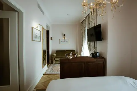 E'bel Boutique Hotel in Tirana — foto 18