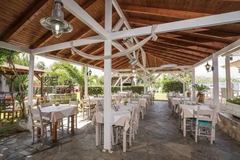 Apollo Hotel in Dramia — foto 7