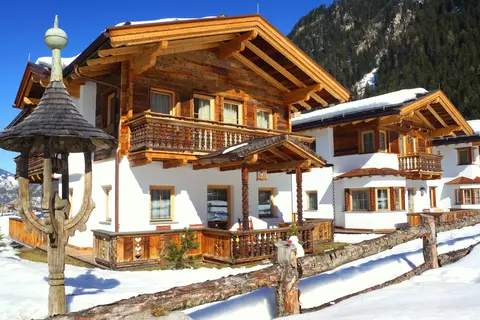 S' Dörfl Chalets in Mayrhofen