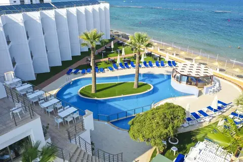 Mimoza Beach Hotel in Yeniboğaziçi
