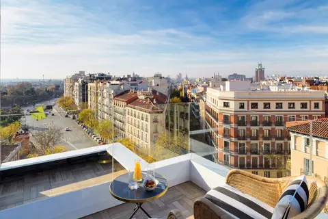 H10 Puerta de Alcalá in Madrid — foto 11