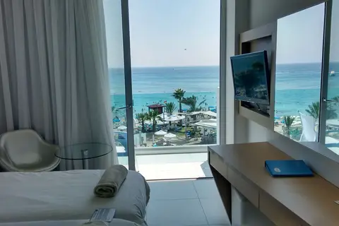 Vrissaki Beach Hotel in Παραλίμνι — foto 28