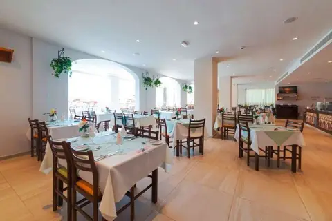 Hotel Mimosa Beach in Παραλίμνι — foto 6