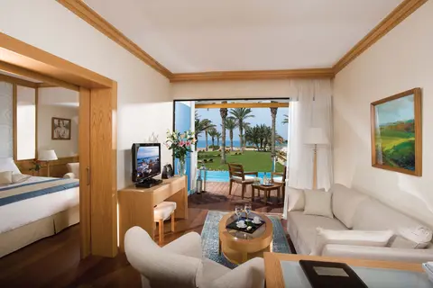Constantinou Bros Asimina Suites Hotel in Geroskipou — foto 27
