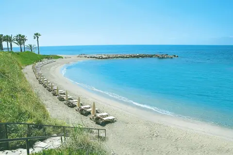 Alexander The Great Beach Hotel in Paphos — foto 18
