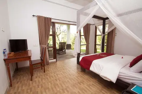Puri Saron Madangan Hotel in Susut