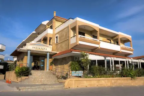 Kassandra Family Aparthotel in Ιαλυσός — foto 11