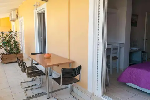 Tom & John Centre in Δημοτική Ενότητα Αρκαδίων — foto 18