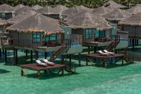 Palafitos Overwater Bungalows in Playa del Carmen, foto 8