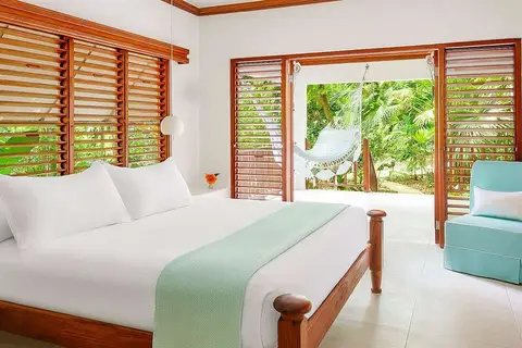 Hotel Couples Swept Away in Westmoreland — foto 6