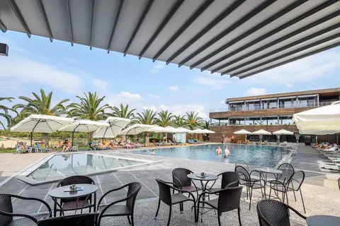 Blue Dolphin Hotel in Μεταμόρφωση — foto 10