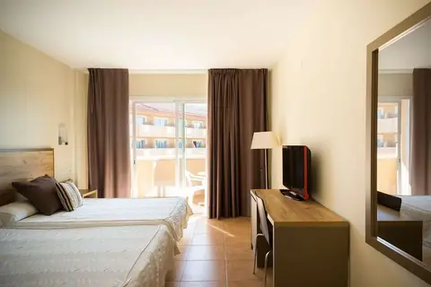 Ohtels La Hacienda in Vila-seca — foto 5