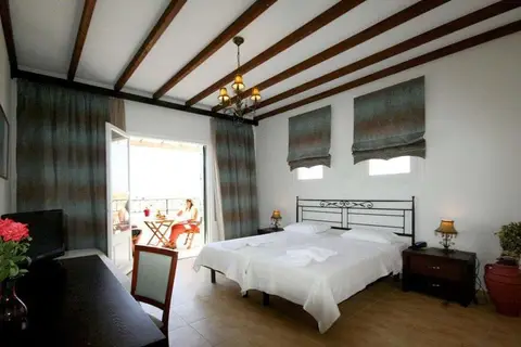 Alma Beach Hotel & Appartementen in Πέτρα — foto 4