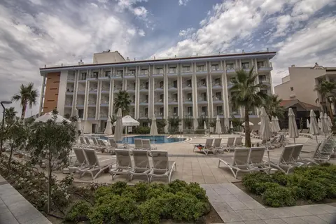 Ramada Hotel & Suites by Wyndham Kusadasi in Kusadasi — foto 17