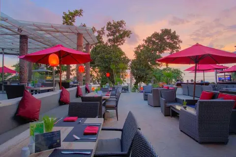 Furama Xclusive Resort Ocean Beach Seminyak in Kuta, foto 8