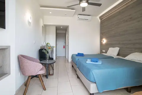 Aphrodite Beach Hotel in Νέο Χωριό — foto 3