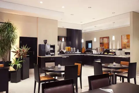 Holiday Inn Express Dubai Safa Park in Dubai — foto 9