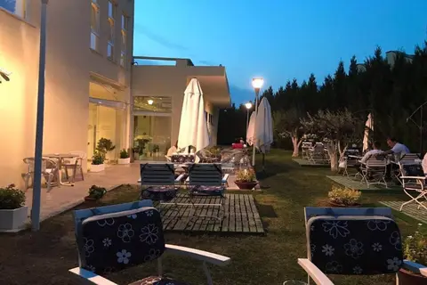 Grand White City Hotel in Berat — foto 5