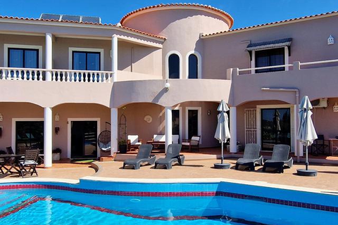 Casa Rosa Montes in Lagos