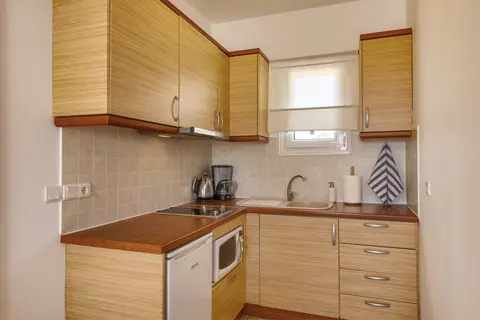 Sunrise Beach Suites in Αζόλιμνος — foto 26