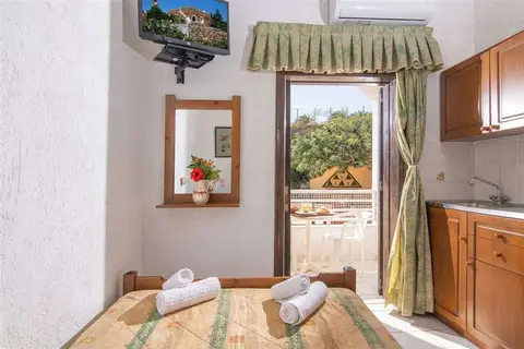 Iliostasi Beach Apartments in Chersonisos Municipal Unit, foto 14