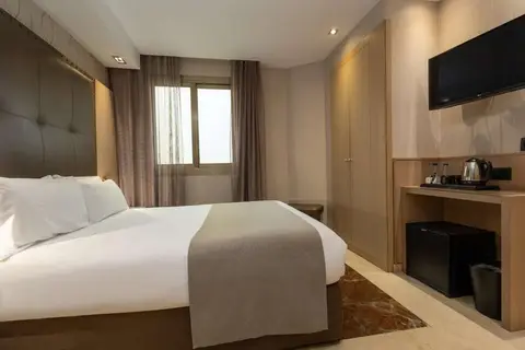 Gran Hotel Barcino in Barcelona — foto 11