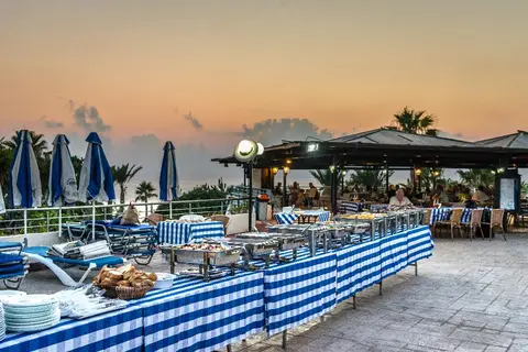 Helios Bay Hotel and Suites in Paphos — foto 16