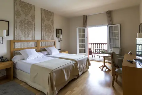 Parador de Vic-Sau in Vic — foto 5