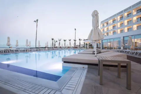 Evalena Beach Hotel in Παραλίμνι — foto 4
