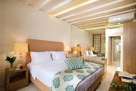 Petinos Beach Hotel in Πλατύς Γιαλός — foto 27