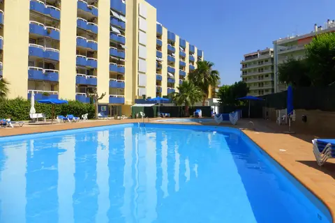 Alboran Apartments by Rentalmar in Salou — foto 6