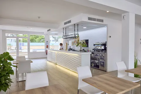 Fly & Go Welikehotel Fenix in Llucmajor — foto 23