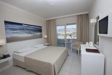 Batihan Beach Resort & Spa in Kuşadası — foto 22