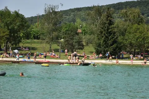 Camping 3 Lacs Du Soleil in Trept — foto 8