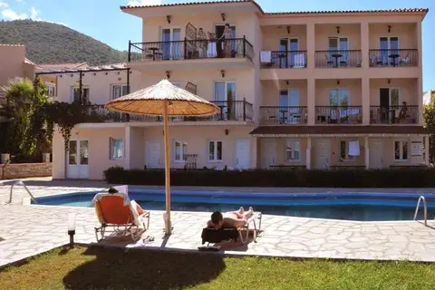 Sunrise Beach in Σκάλα Ραχωνίου — foto 5