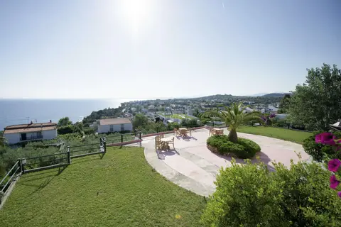 Glavas Inn Hotel in Gerakini — foto 10