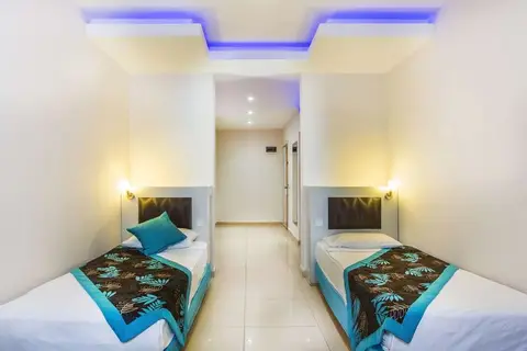 Kleopatra Ada Beach in Alanya — foto 17