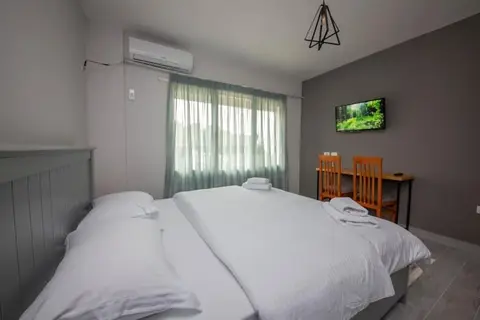 Aerial Hotel in Vlora — foto 22