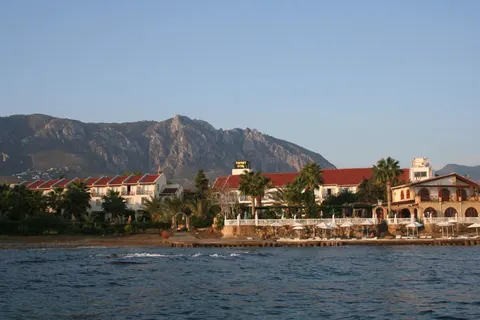 Topset Hotel in Agios Georgios