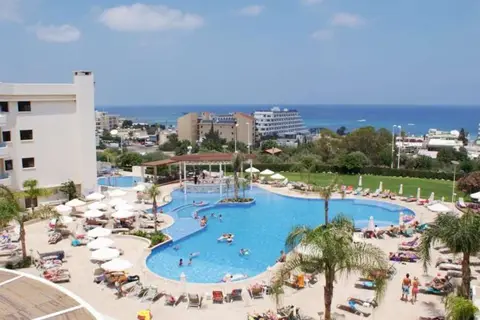 Sunrise Oasis in Παραλίμνι — foto 16