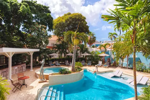 Fly & Go Kura Botanica in Willemstad