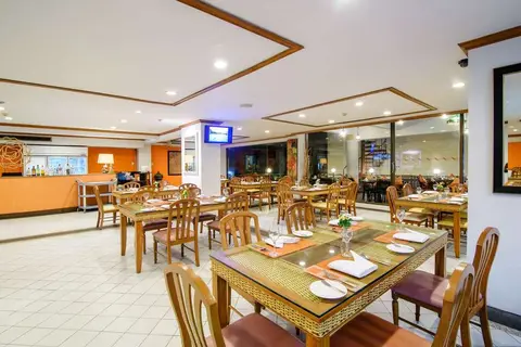 Golden Beach Cha-am Hotel in ชะอำ — foto 9