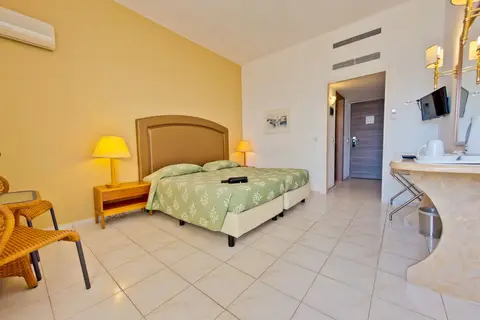 Palmariva Beach Hotel in Αμάρυνθος — foto 19