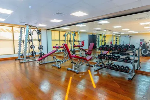 Four Points by Sheraton Production City in Champs Sports Bar — foto 9