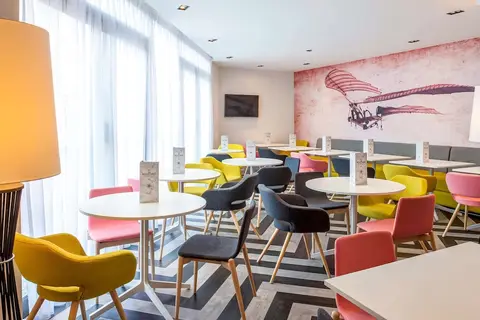 ibis Styles London Heathrow Airport in Londen — foto 27